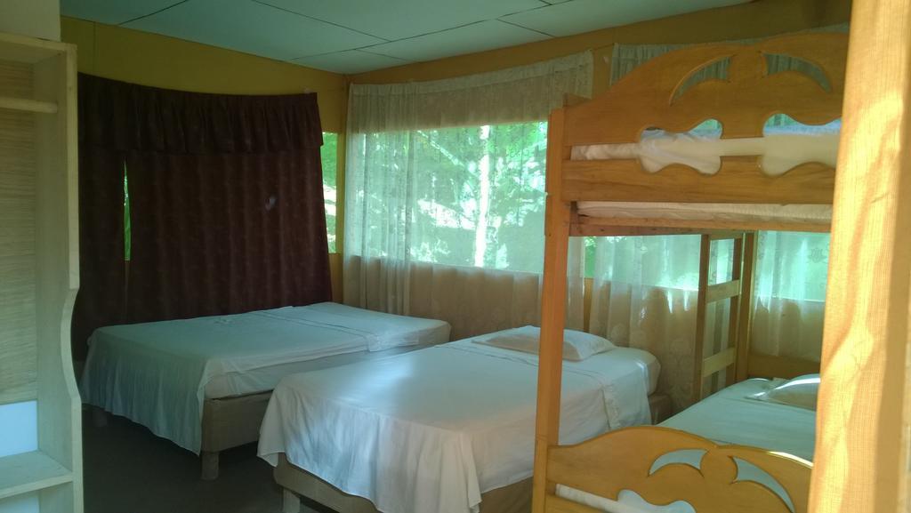 Amazon Queen Lodge Mazán Quarto foto