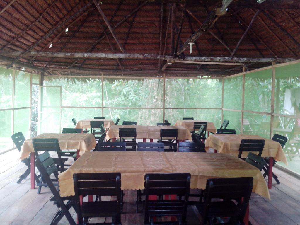Amazon Queen Lodge Mazán Quarto foto