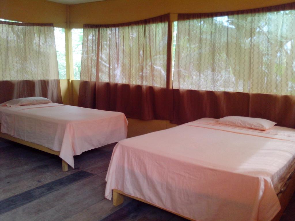 Amazon Queen Lodge Mazán Quarto foto